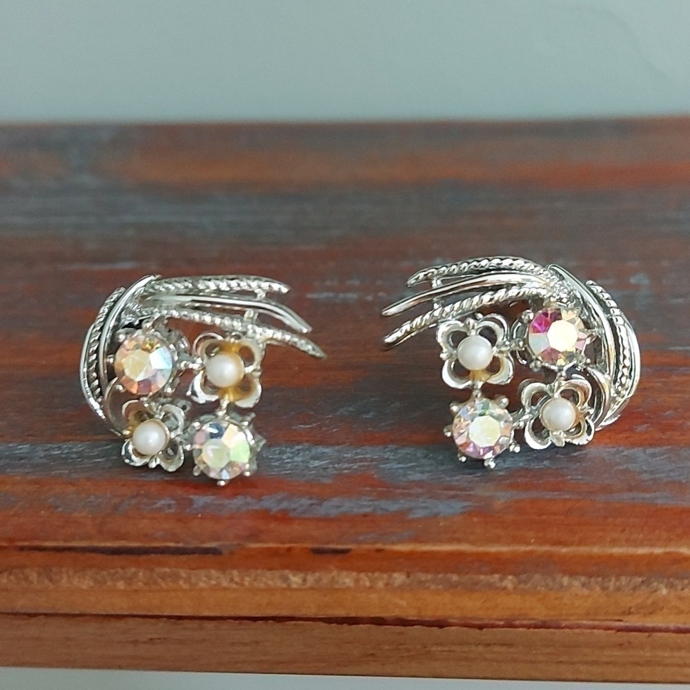 🌹VINTAGE clip on earings costume